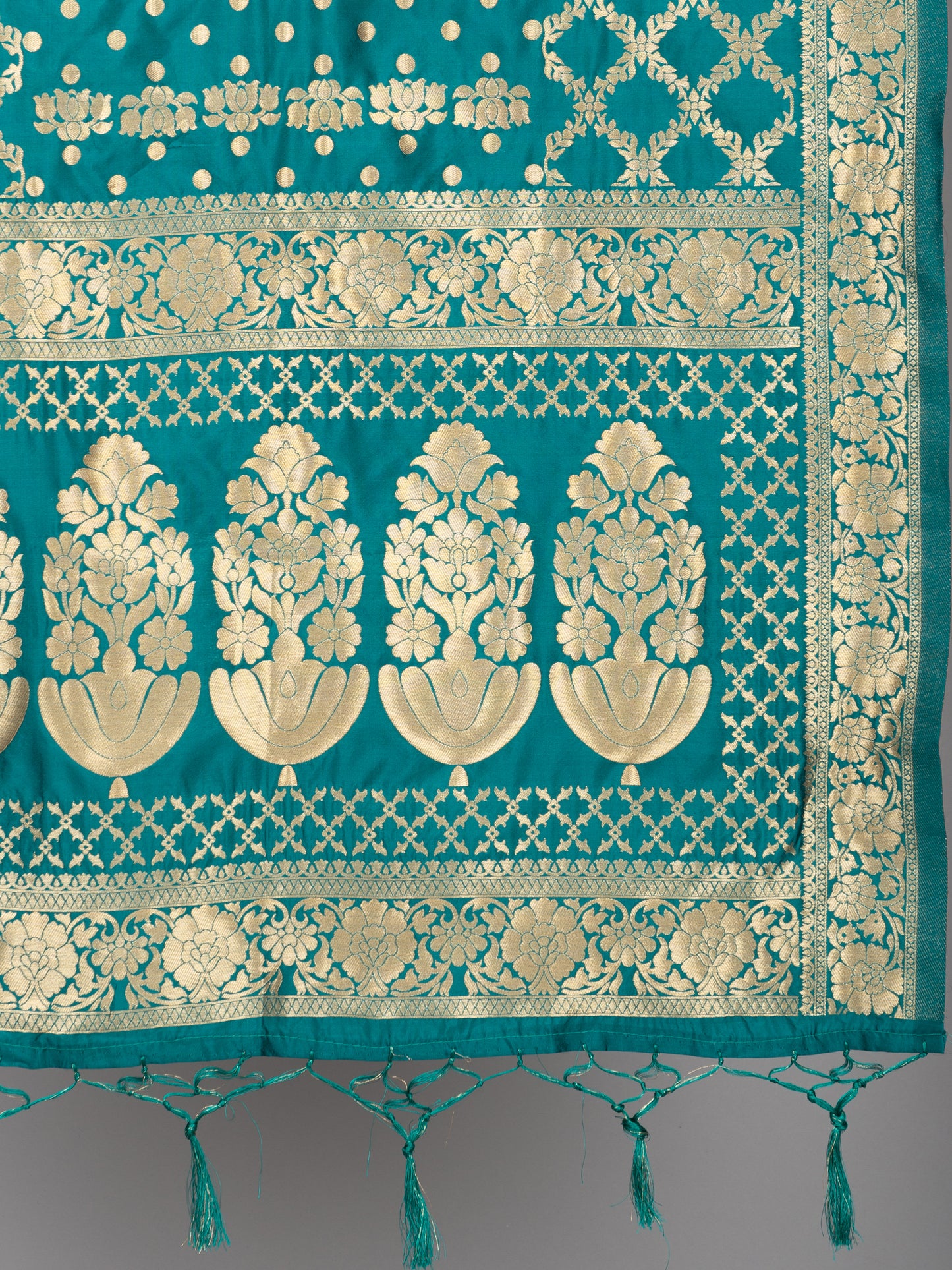 Rich Banarasi jacquard dupatta with intricate woven patterns and traditional motifs, showcasing a luxurious texture—perfect for festive occasions and ethnic wear.