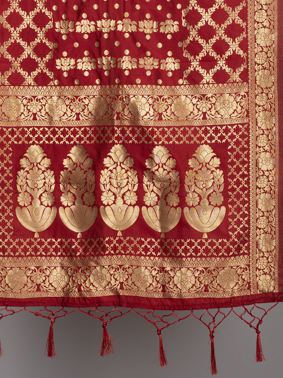 Rich Banarasi jacquard dupatta with intricate woven patterns and traditional motifs, showcasing a luxurious texture—perfect for festive occasions and ethnic wear.