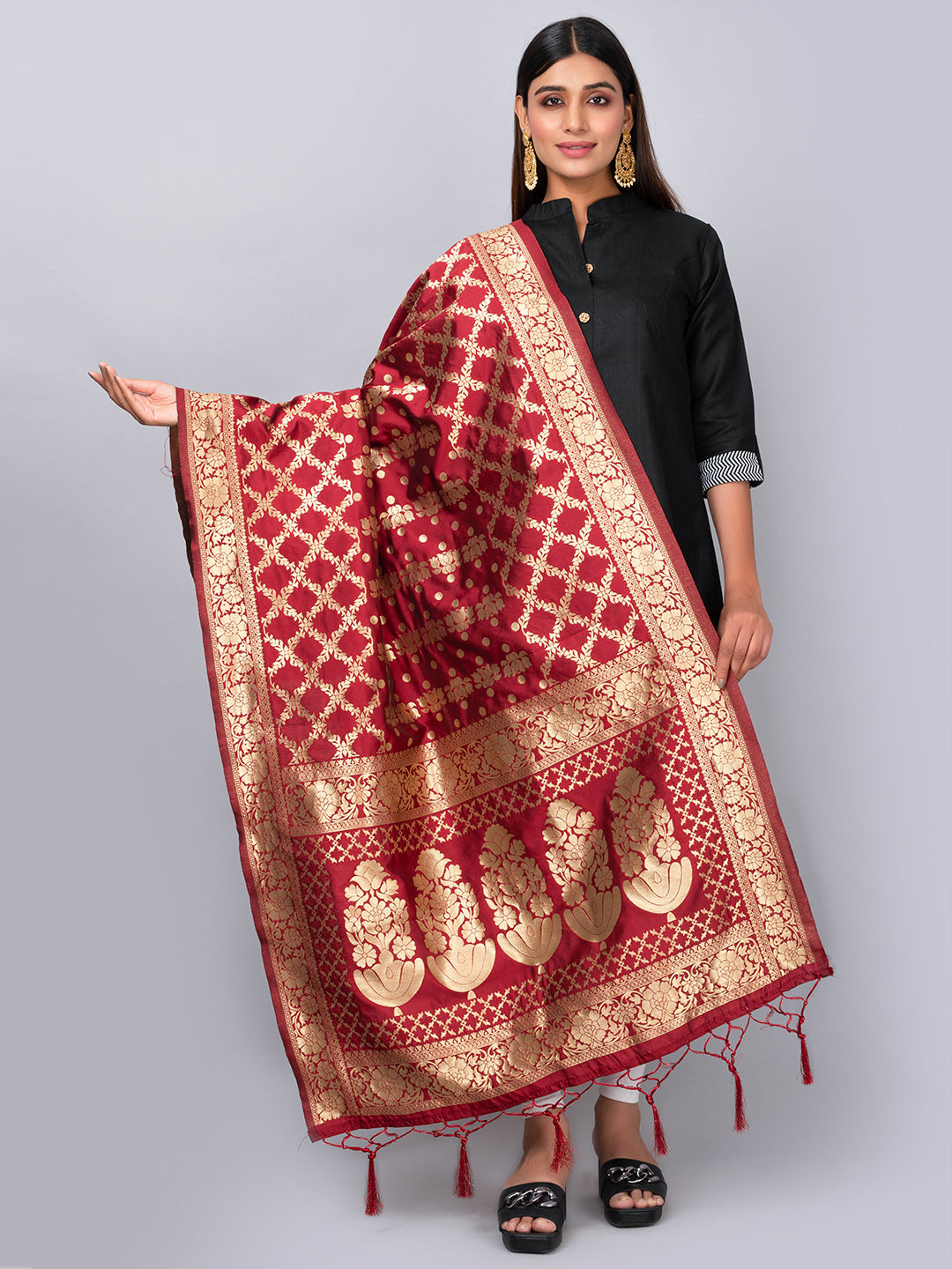Rich Banarasi jacquard dupatta with intricate woven patterns and traditional motifs, showcasing a luxurious texture—perfect for festive occasions and ethnic wear.
