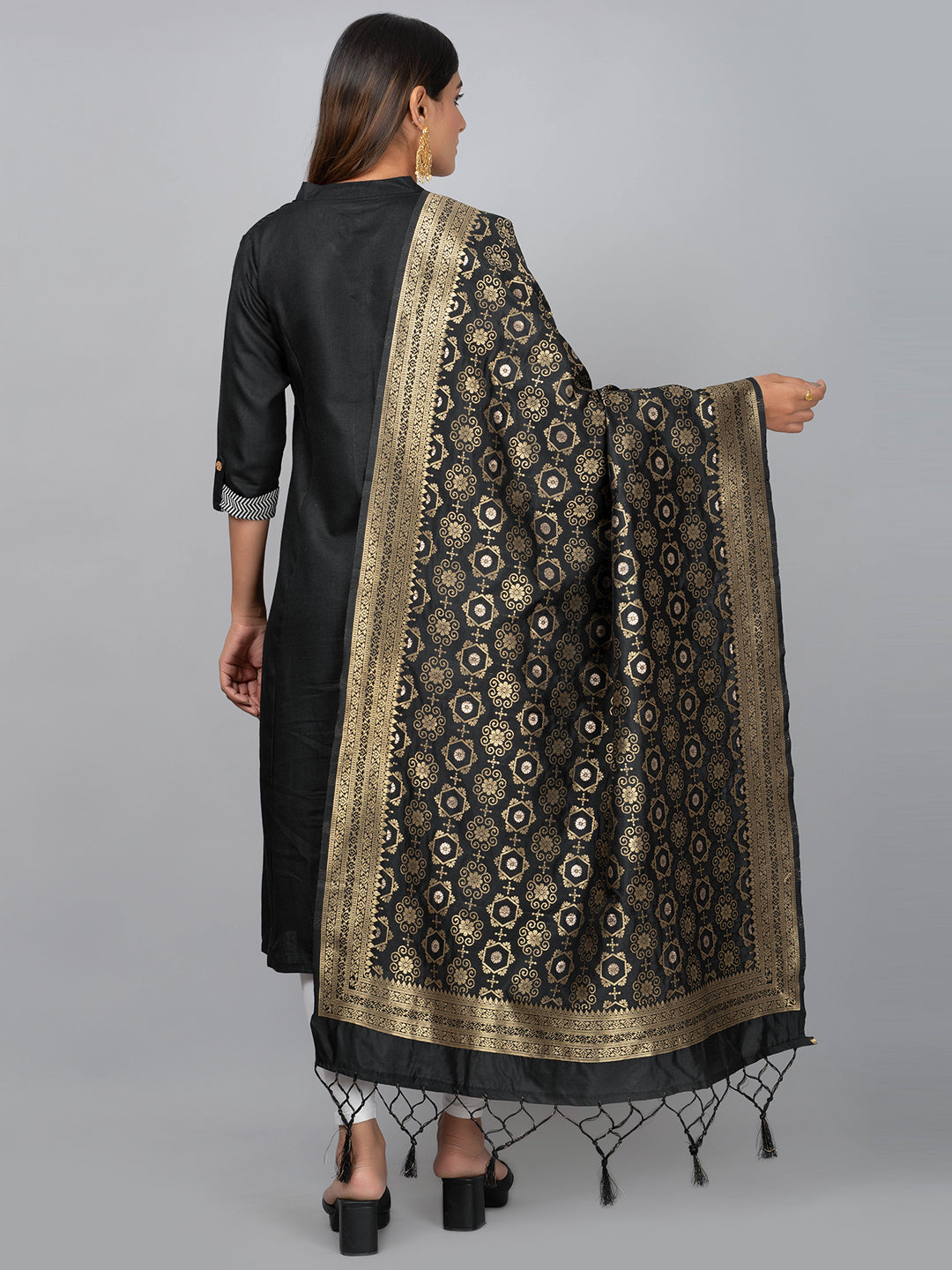 Rich Banarasi jacquard dupatta with intricate woven patterns and traditional motifs, showcasing a luxurious texture—perfect for festive occasions and ethnic wear.