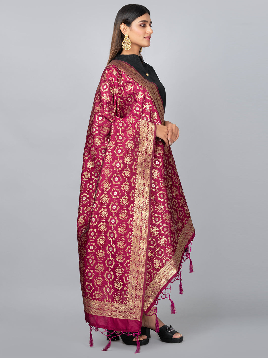 Rich Banarasi jacquard dupatta with intricate woven patterns and traditional motifs, showcasing a luxurious texture—perfect for festive occasions and ethnic wear.