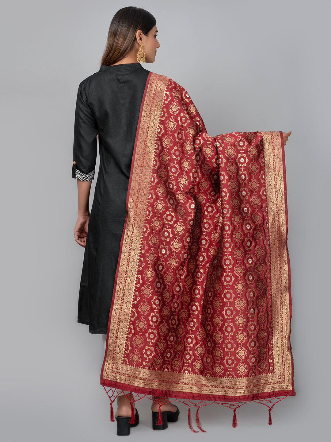 Rich Banarasi jacquard dupatta with intricate woven patterns and traditional motifs, showcasing a luxurious texture—perfect for festive occasions and ethnic wear.