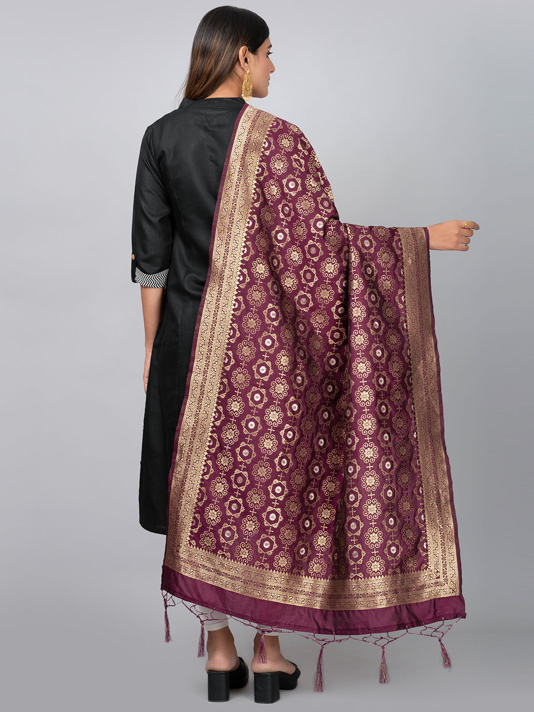 Rich Banarasi jacquard dupatta with intricate woven patterns and traditional motifs, showcasing a luxurious texture—perfect for festive occasions and ethnic wear.