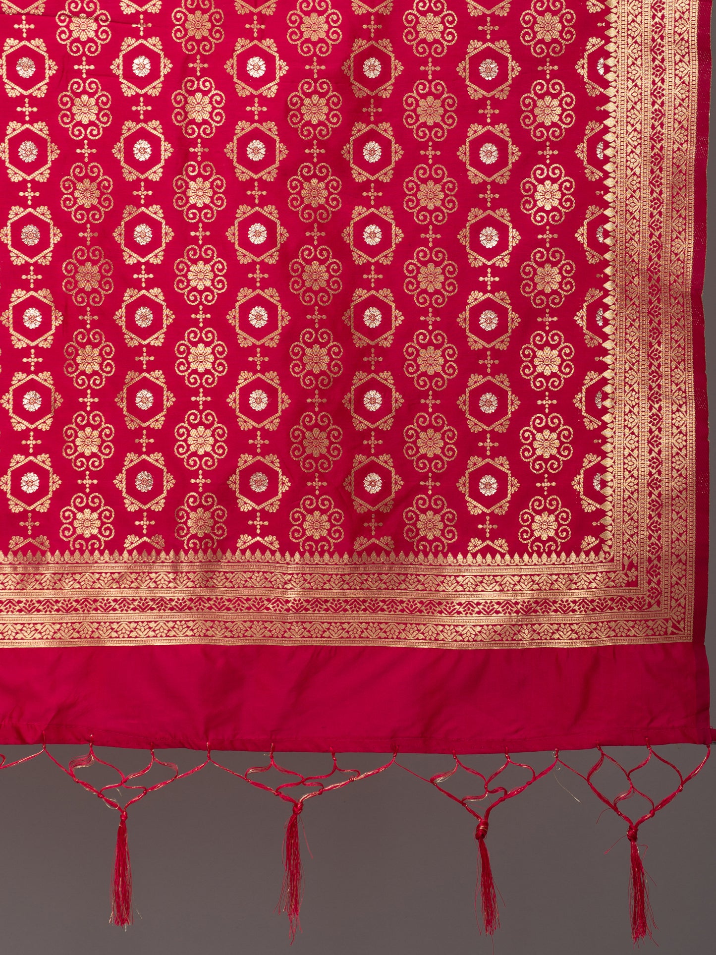 Rich Banarasi jacquard dupatta with intricate woven patterns and traditional motifs, showcasing a luxurious texture—perfect for festive occasions and ethnic wear.
