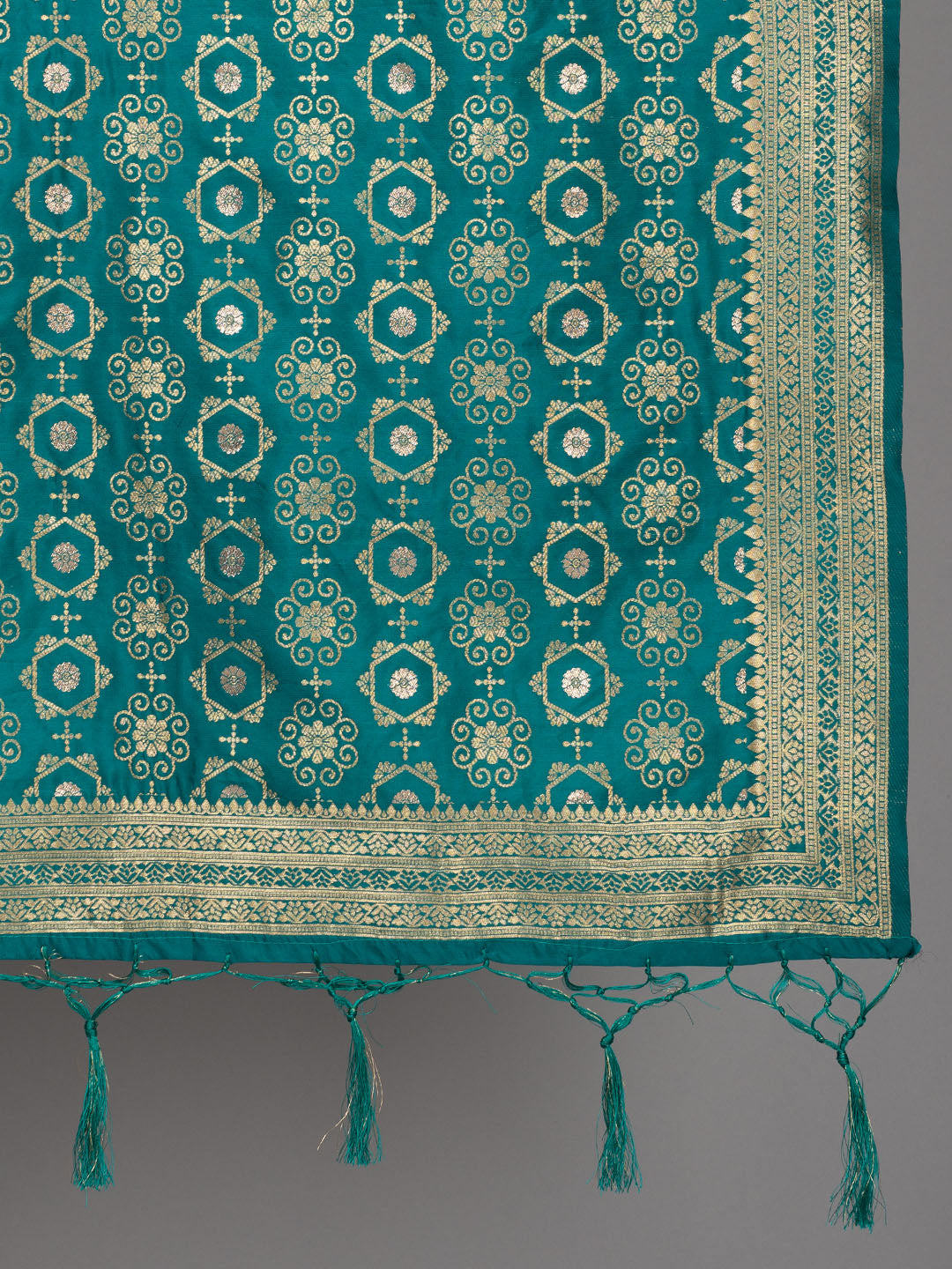 Rich Banarasi jacquard dupatta with intricate woven patterns and traditional motifs, showcasing a luxurious texture—perfect for festive occasions and ethnic wear.