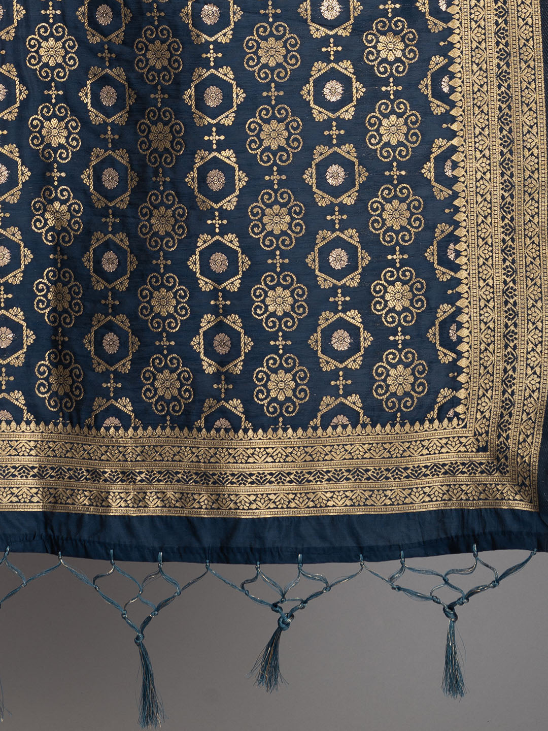 Rich Banarasi jacquard dupatta with intricate woven patterns and traditional motifs, showcasing a luxurious texture—perfect for festive occasions and ethnic wear.