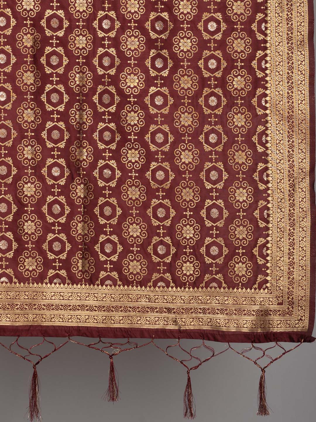 Rich Banarasi jacquard dupatta with intricate woven patterns and traditional motifs, showcasing a luxurious texture—perfect for festive occasions and ethnic wear.
