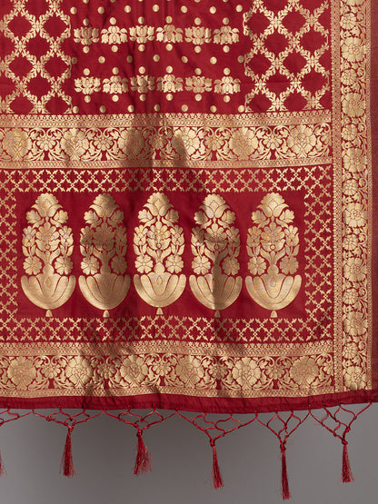 Rich Banarasi jacquard dupatta with intricate woven patterns and traditional motifs, showcasing a luxurious texture—perfect for festive occasions and ethnic wear.