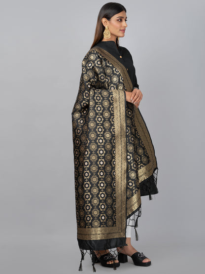 Rich Banarasi jacquard dupatta with intricate woven patterns and traditional motifs, showcasing a luxurious texture—perfect for festive occasions and ethnic wear.